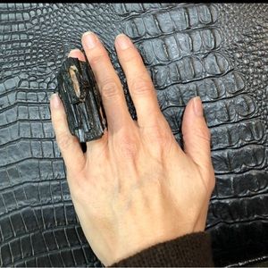 Statement ring black tourmaline